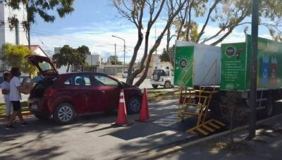 Punto Limpio Móvil continúa recibiendo residuos electrónicos en Playa Unión