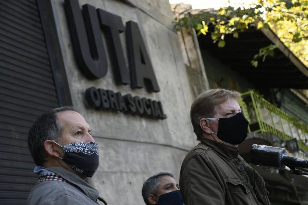 Los choferes cobraron menos de la mitad de sus salarios y la UTA declar� el estado de alerta por falta de pago en Rosario
