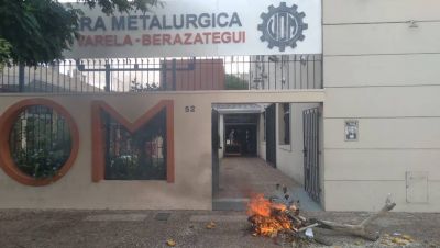 Tensi�n en la UOM: trabajadores le toman la seccional al �Barba� Guti�rrez por conflicto en empresa de Florencio Varela
