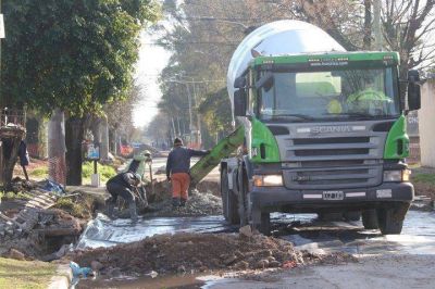 Mor�n | Avanza el plan de bacheo y asfalto