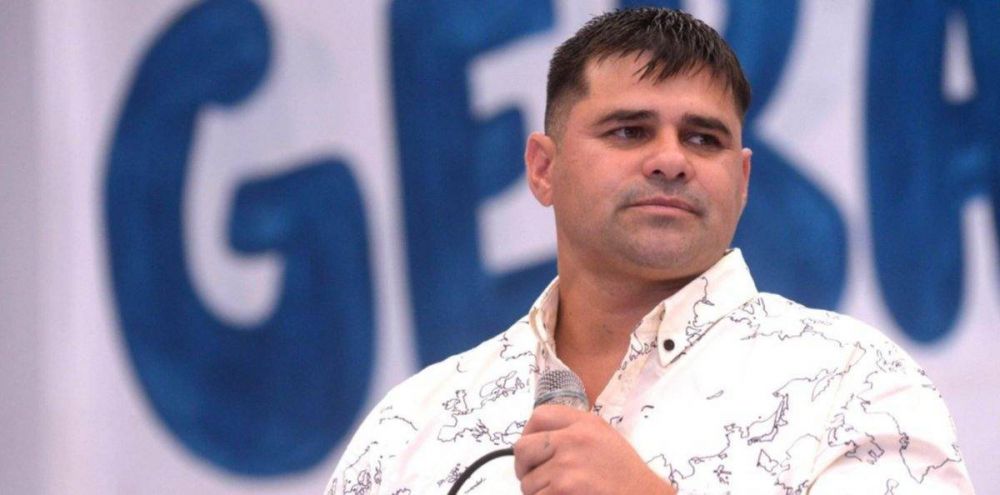 Iv�n Tobar afich� La Plata y calent� la interna de la UOCRA: �Pata- Puly, dirigentes ladrones que no representan a los trabajadores�