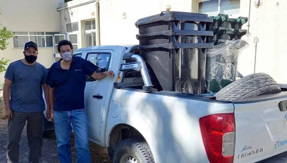 Provincia entreg� equipamiento para la gesti�n de residuos de Atilio Viglione