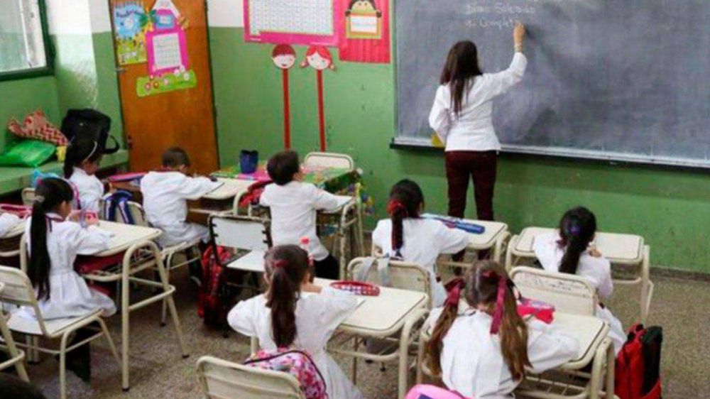 Provincia asign 3 mil millones a consejos escolares: cunto recibe cada distrito de la regin