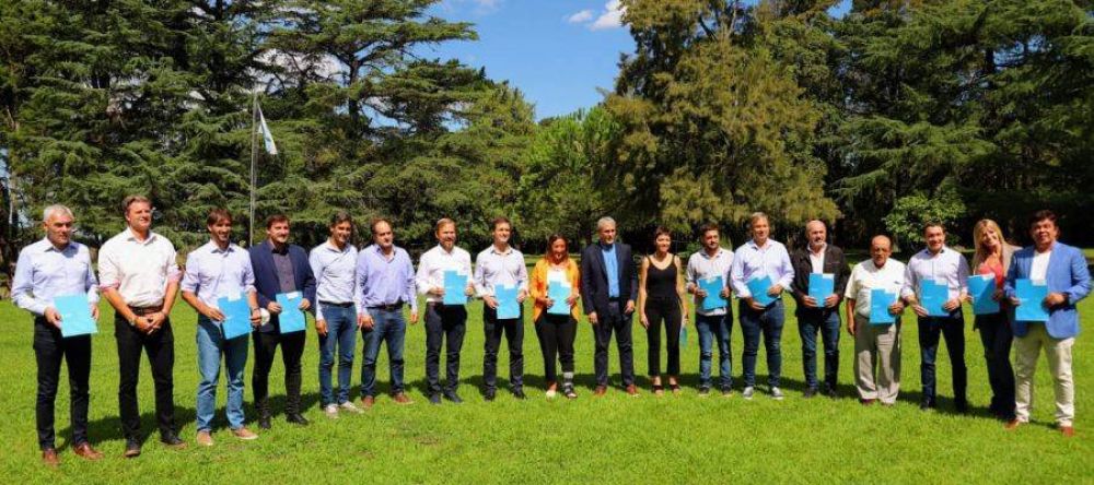 Avellaneda: Chornobroff particip de un encuentro de trabajo con el ministro Ferraresi y otros jefes comunales