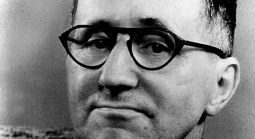 Hoy en la historia juda: Nace Bertolt Brecht