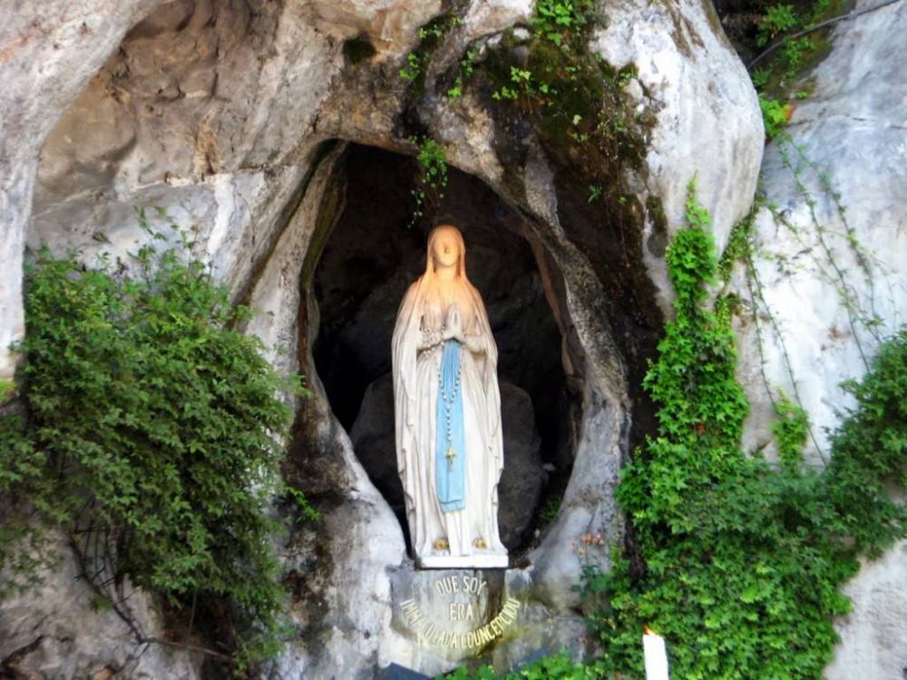 Nuestra Seora de Lourdes