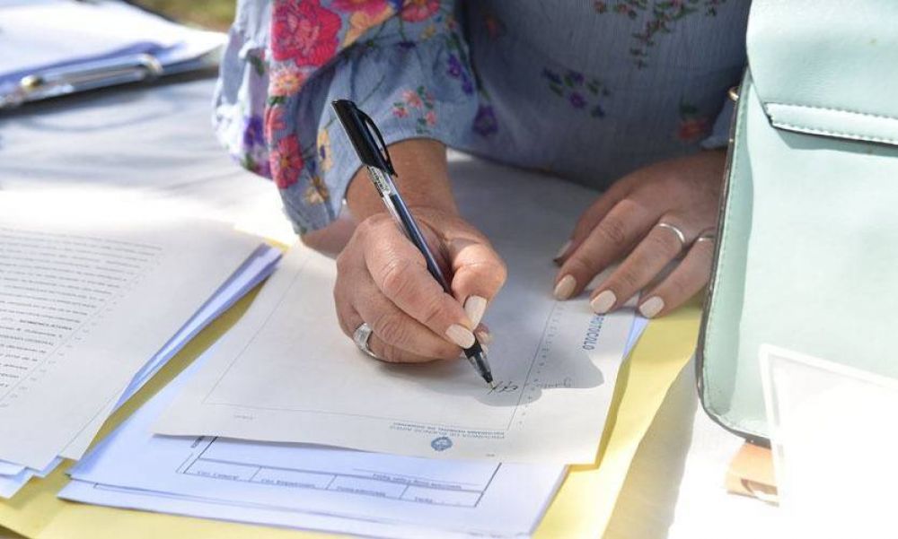 Ms de 200 familias de Pilar firmarn los ttulos de propiedad de sus viviendas