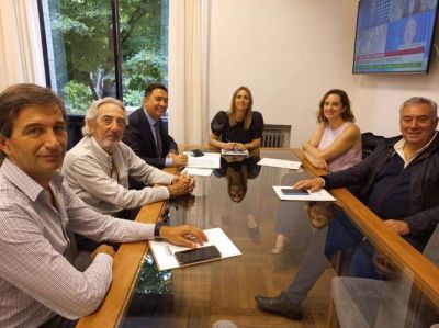 Autoridades de UCIP visitaron a la nueva presidenta del Concejo Delberante