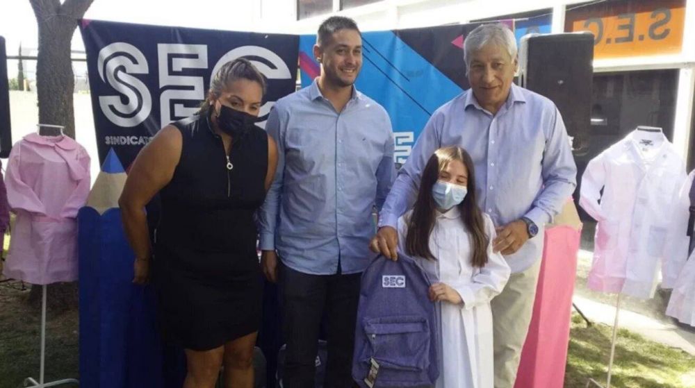 El SEC entreg� kits escolares a hijos de sus afiliados