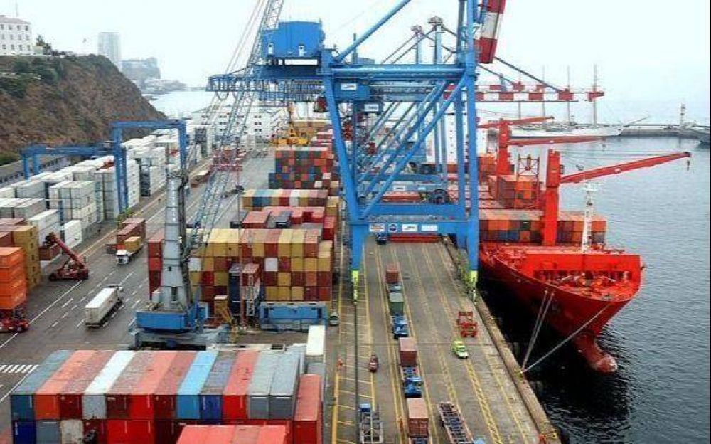 Comercio exterior en crisis por el cepo y los problemas logísticos