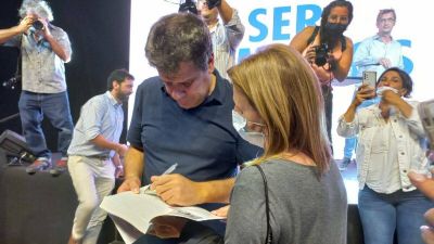 Manes presentó su libro en Mar del Plata: “Todos perdimos algo durante la pandemia”, aseguró