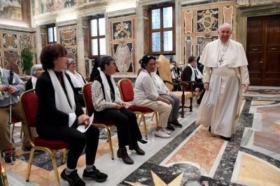5 reflexiones del Papa en un discurso para ciegos citando al autor de El Principito