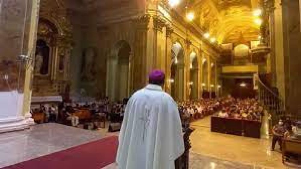 Mons. Barba celebr� los 55 a�os de la Renovaci�n Carism�tica Cat�lica