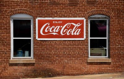 Coca-Cola y otras grandes empresas cierran fábricas en Ucrania