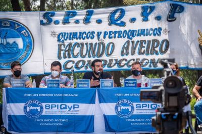 Aveiro anunció un plan de viviendas y la convocatoria a nuevas elecciones en el gremio químico más importante del país