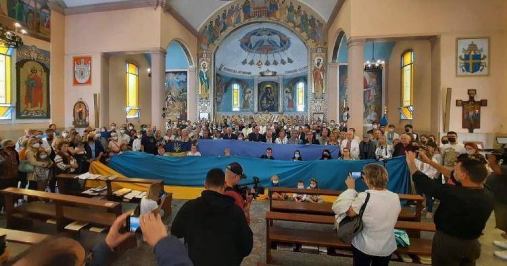 Los ucranianos argentinos oran con insistencia por la paz en su pa�s