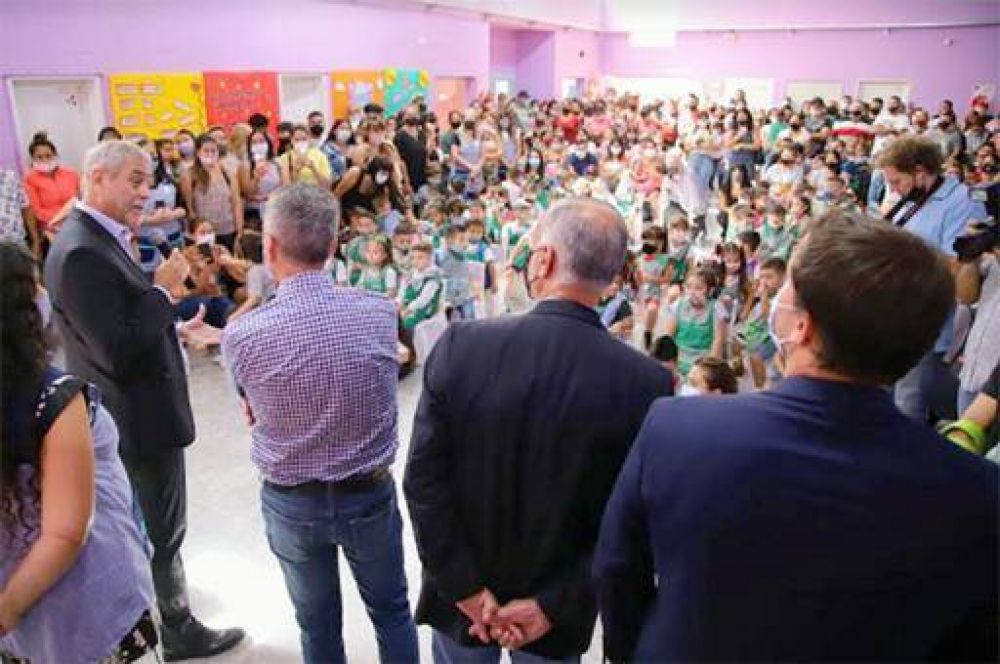 Los ministros nacionales, Ferraresi y Zabaleta encabezaron la inauguracin de obras en jardines de infantes y maternales de Avellaneda