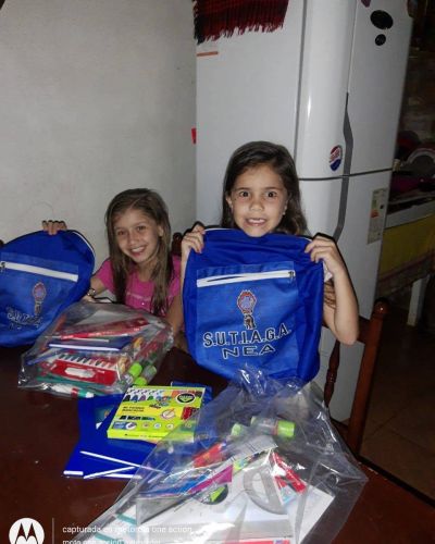 Inicio de clases en Corrientes: SUTIAGA entregó mochilas e útiles 