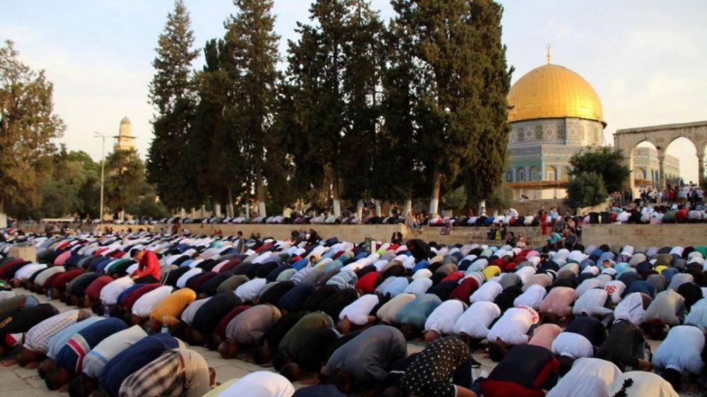 Ms de 50 mil fieles realizaron la oracin del viernes en la Mezquita Al-Aqsa