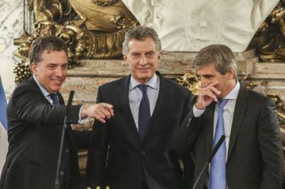 Quin se llev los miles de millones de dlares que el FMI le dio a Macri?
