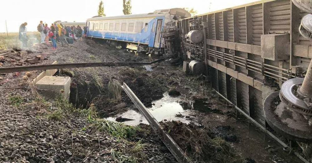 Accidente del tren que se dirigía a Bahía: “Son vías de hace más de 30 años que están concesionadas y en periodo de vencimiento”