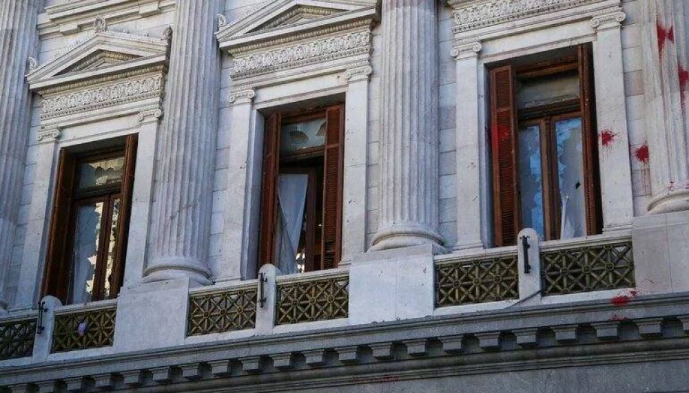 Contundente repudio del FdT a las agresiones contra Cristina Kirchner