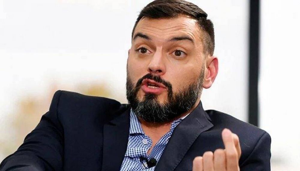 �lvarez Agis: 