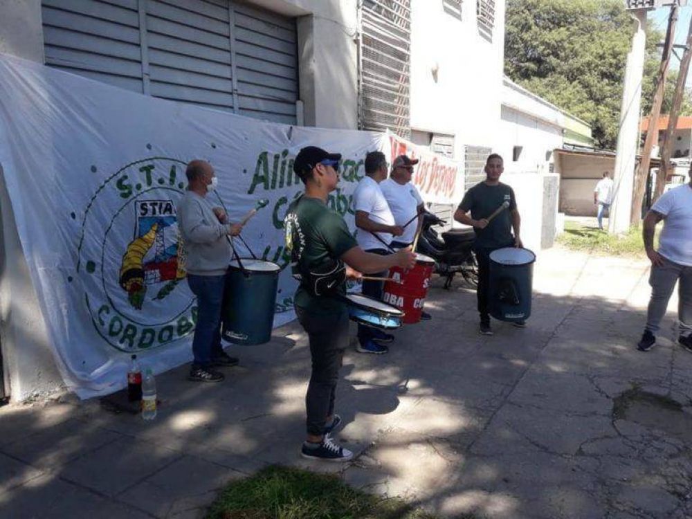 STIA Crdoba: protestas tras despidos de delegados en Danal Snacks
