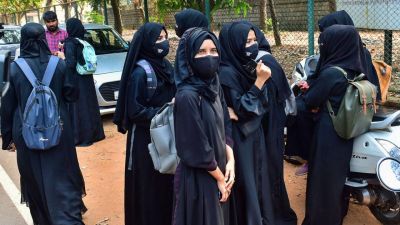 India: Un alto tribunal considera que el hiyab 