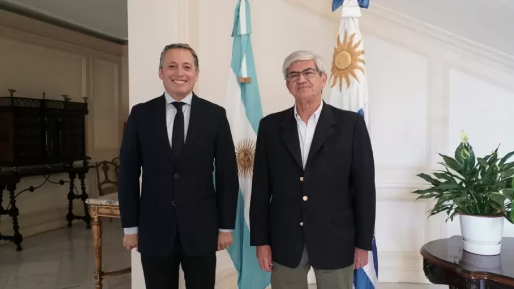 Fernando Gray: “Muchas de nuestras empresas exportan a Uruguay”