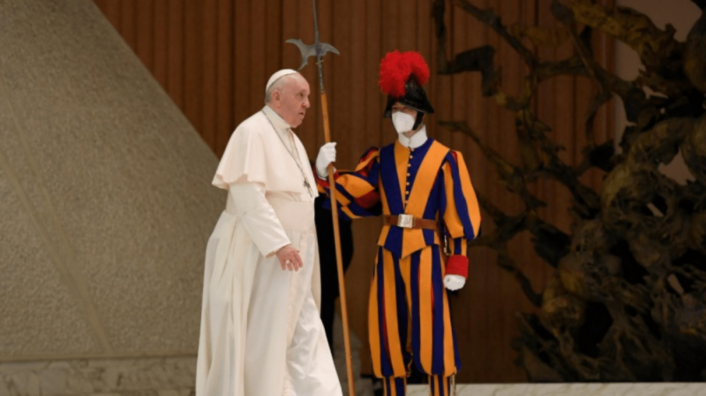 El Papa afirma que el mundo necesita jvenes fuertes y viejos sabios