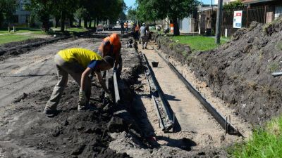 El Municipio continúa las obras de cordón cuneta y pavimento en barrios