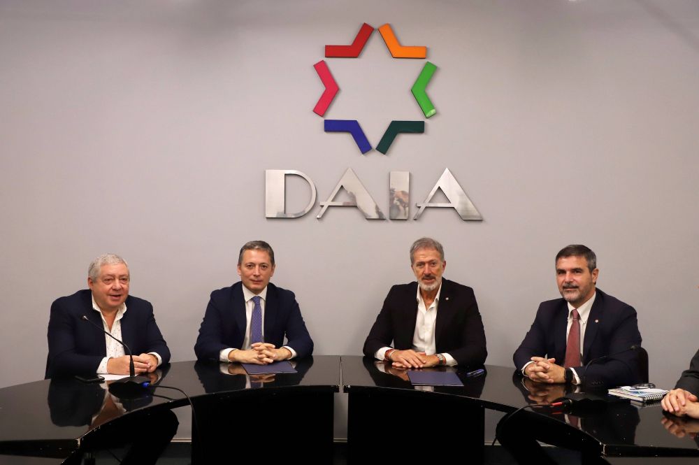 Fernando Gray firmó un convenio con el presidente de la DAIA