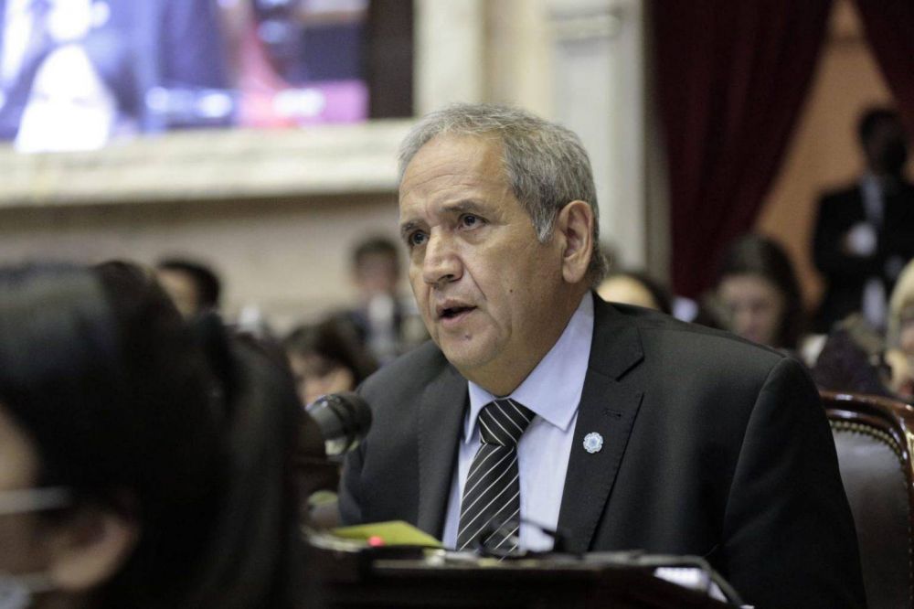 Palazzo firm� otro adelanto paritario de entre 15 mil y 30 mil pesos para los bancarios, mientras negocia el acuerdo definitivo