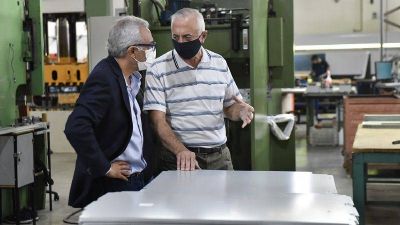 Zamora visit� las instalaciones de la empresa Multicontrol S.A en Troncos del Talar
