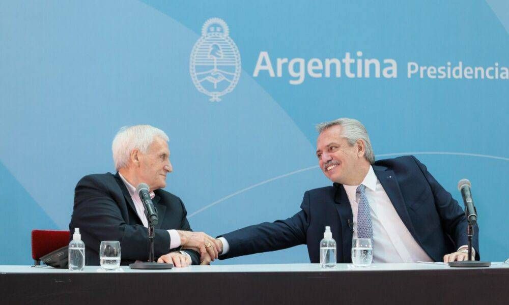 Para Cal�, CFK �se equivoc� en votar en contra del acuerdo con el FMI y �Alberto deber�a seguir� porque le parece �un excelente Presidente�