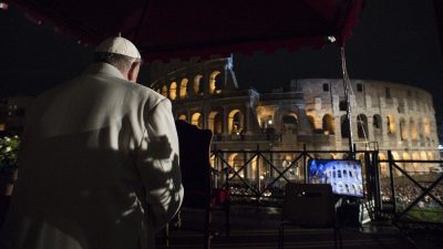 Tras dos a�os, Francisco volver� a presidir el V�a Crucis en el Coliseo