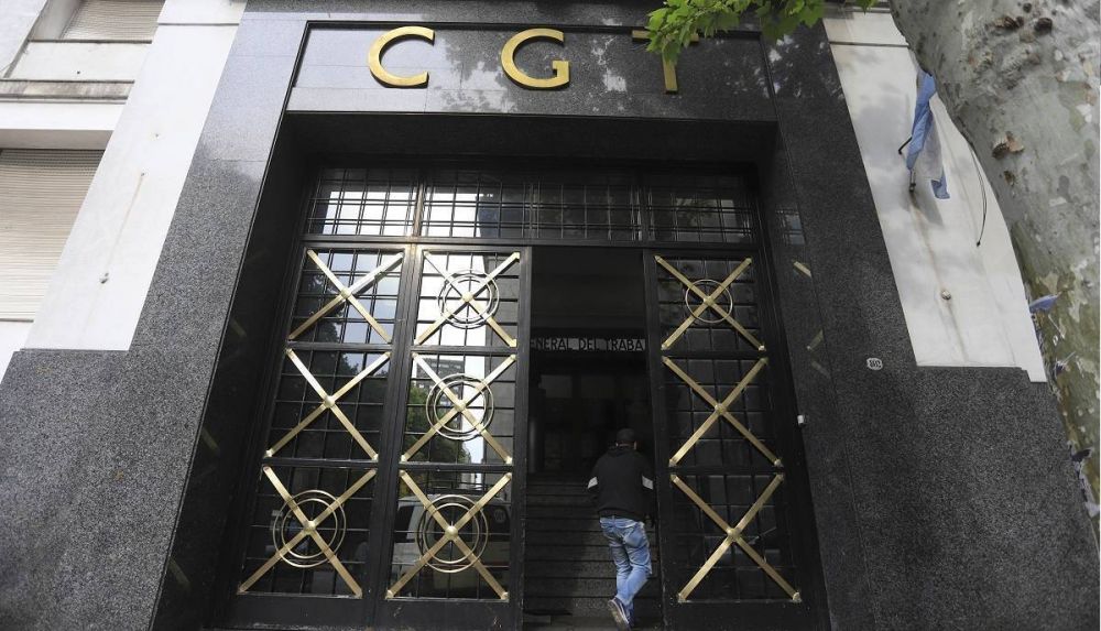 Con la presencia del general Balza, la CGT realizar� el lunes un homenaje a los ca�dos en Malvinas
