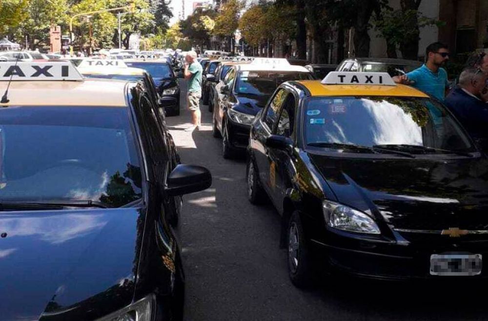 Qu hay detrs de la negativa a los GPS en taxis: Temen ser controlados?