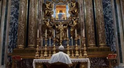 El Papa agradece su viaje a Malta ante la Virgen de Santa Mar�a la Mayor