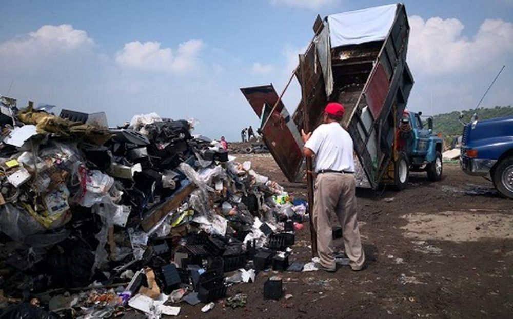 Capacitan a funcionarios en el adecuado trato de los residuos slidos