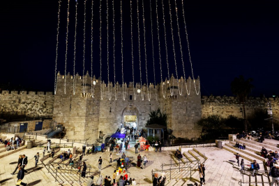Israel anuncia que más palestinos podrán ir a Jerusalén en Ramadán