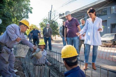 Mayra Mendoza supervisó la construcción y readecuación de sumideros de la Avenida Triunvirato
