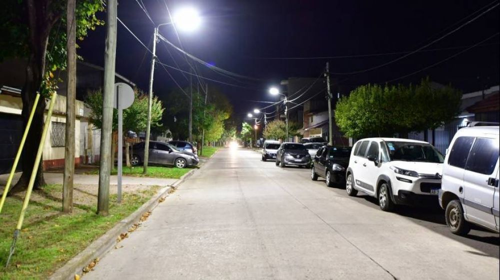 Villa Susana: Avanza la iluminacin led en barrios de Varela