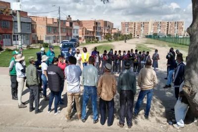 Comunidad y Urbaser a�nan esfuerzos para embellecer a Soacha