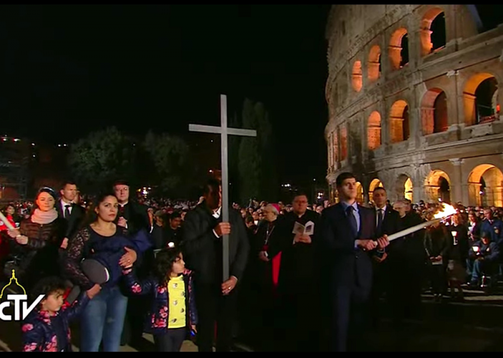 Familias rusa y ucraniana har�n juntas el V�a Crucis del Coliseo
