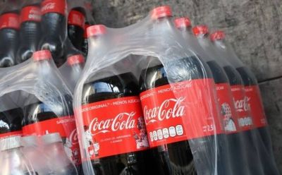 Embotelladores de Coca-Cola ven crecimiento más allá de los refrescos