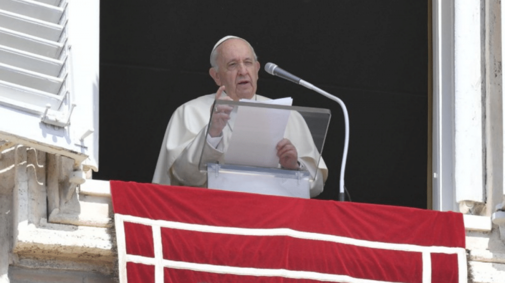 El Papa pide abandonar las falsedades y adicciones