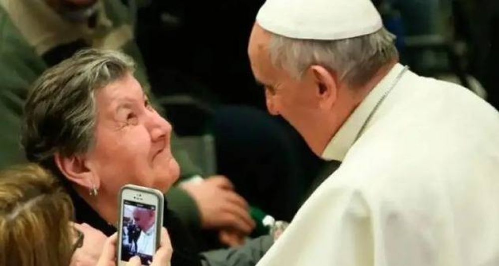 El Papa pide que los j�venes visiten a sus abuelos en residencias