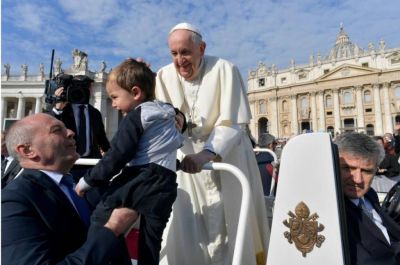 El Papa Francisco pide a los jóvenes no 